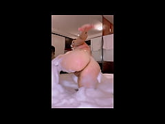 Play MP4 - Namorado da minha irm&atilde; me espiou durante o banho de espuma e fez algo que voc&ecirc;s n&atilde;o v&atilde;o acreditar COMPLETO NO SHEER&sol;RED