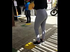 Play MP4 - Rica culo se le ve la tanga negra PART 2