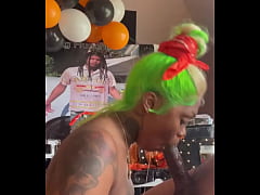 Play MP4 - Happy birthday gift from my mouth