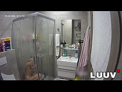 Play MP4 - LUUV&period; Kareflore films her real amateur&comma; homemade shower routine for her real life show