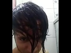Play MP4 - Emo tomando banho ao som de Linkin park