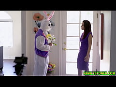 Play MP4 - Stepmom and stepdaughter sharing the horny studs man meat