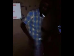 Play MP4 - Jamaican Gunman in her hole