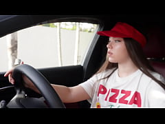 Play MP4 - Fucked a pizza delivery girl for a good tip&period;