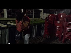 Play MP4 - N&atilde;o resisti e acabei pagando um boquete para o solteiro na praia mesmo na frente do marido&period;