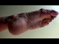 Play MP4 - Crystal Footrub