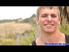 Play MP4 - Tattooed muscular stud tugging his dick