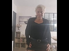 Play MP4 - Coucou mon cochon tu me montre ta bite