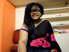 Play MP4 - web cam girl