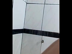 Play MP4 - Gato tomando banho