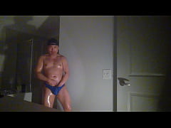 Play MP4 - Bastian Kross in Speedos&comma; oiled up and jerking off&excl;