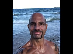 Play MP4 - THE HAPPY BEACH BODY PORNSTAR MAXXX LOADZ