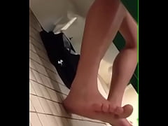 Play MP4 - Guy jerking off