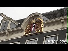 Play MP4 - Smoking hot babe with shaved twat gives a steamy blowjob