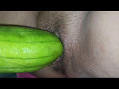 Play MP4 - เล่นเสียวท่ายากกับผลไม้ที่แหย่เข้าไปในรูหี