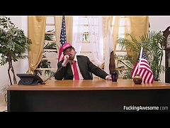 Play MP4 - Diamond Helps Her Commander In Chief Get A Load Off