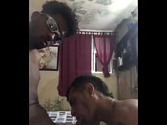 Play MP4 - Favela Cruising II - Radinho do morro do dend&ecirc; socou pica na minha boca e encheu minha cara de leite