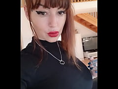 Play MP4 - En plein d&eacute;m&eacute;nagement mes amours je pense &agrave; vous