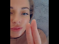 Play MP4 - Tu veux y mettre ta queue &quest;