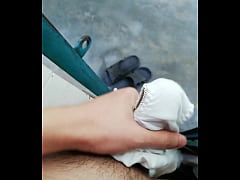 Play MP4 - Masturbate with girl panties