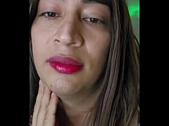 Play MP4 - Travesti senxual bailando rico