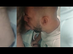 Play MP4 - COROA ME DEU DINHEIRO PARA CHUPAR SEU PAU NO VESTI&Aacute;RIO DA ACADEMIA&period;