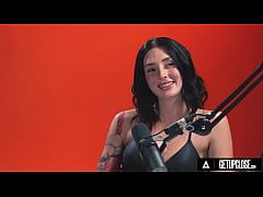 Play MP4 - UP CLOSE - How Women Orgasm With The Adorable Charlotte Sins&excl; INTENSE HITACHI ORGASM&excl; FULL SCENE