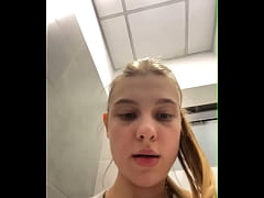 Play MP4 - Public Blowjob with a lot of saliva