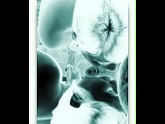 Play MP4 - Mi esposa y una amiga compartiendo mi pene &sol; wife and friend sharing my cock