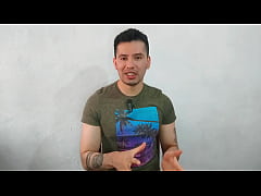 Play MP4 - Electricista termina penetrando con sus 21cm de vergota a la pareja de novios gays que lo contrataron