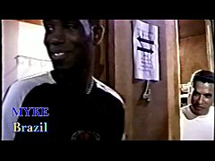 Play MP4 - Dois Amigos Safados V&atilde;o a Loja do Sexo Curtir Filmes Porn&ocirc;s nas Cabines  Xavecam a Atendente e Acabam  Fazendo uma Fodelan&ccedil;a no Sal&atilde;o com Chupadas&comma;Sexo Anal e DP