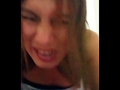 Play MP4 - Chica trans gimiendo de placer