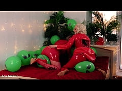 Play MP4 - Balloons Fetish PVC Video of 2 Lesbians