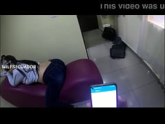 Play MP4 - Mi hijastro me hace ver hentai mientras me parte el culo