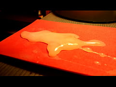 Play MP4 - Very close-up cumshot