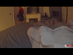 Play MP4 - Hijastro follado joven madrastra y correrse en su culo en su cama