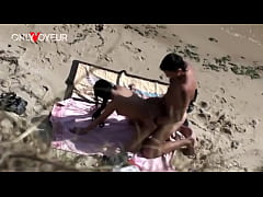 Play MP4 - Beach Voyeur&period; Risky sex on public river coast