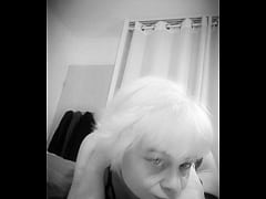 Play MP4 - Bonjour toi je m'appelle Sophie j'ai 47 ans et j'aime le sexe et surtout l'anal