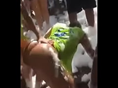Play MP4 - girls dancing foam beach party