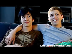 Play MP4 - Twinks Levon Meeks and Aidan Rayne fucks deep and dirty