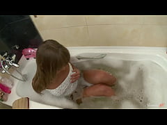 Play MP4 - Teen Slut Becky Gets Really Nasty While She's In The Shower&excl;