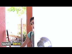 Play MP4 - BANGBROS - House Housekeeper Eva Saldana's Hung Client Will Do Anything To Get His Knob Polished