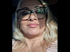 Play MP4 - Estava viajando de &ocirc;nibus e deixei o passageiro do meu lado pegar na minha buceta&comma;&period;&period;&period; e o motorista viu tudo pelo retrovisor