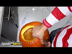Play MP4 - BANGBROS - Where's Bruno's Dick&quest; Inside A Pumpkin&comma; Waiting For Evelin Stone