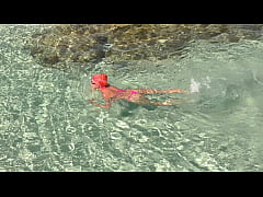 Play MP4 - Pink bikini in a beautiful bay
