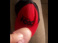 Play MP4 - Les gusta mi gorra