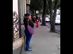 Play MP4 - Tremendo culo y caderas anchas buscando pelea