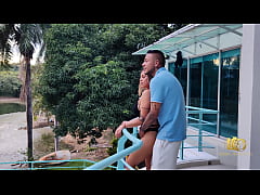 Play MP4 - Mara y Thomas deciden follar en el balcon de su casa para que todos sepan lo que gusta hacer