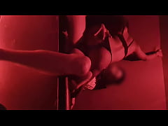 Play MP4 - Com o amigo do marido na cabine de swing PT2