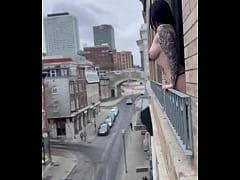 Play MP4 - What would you do if you saw this&quest;&excl;